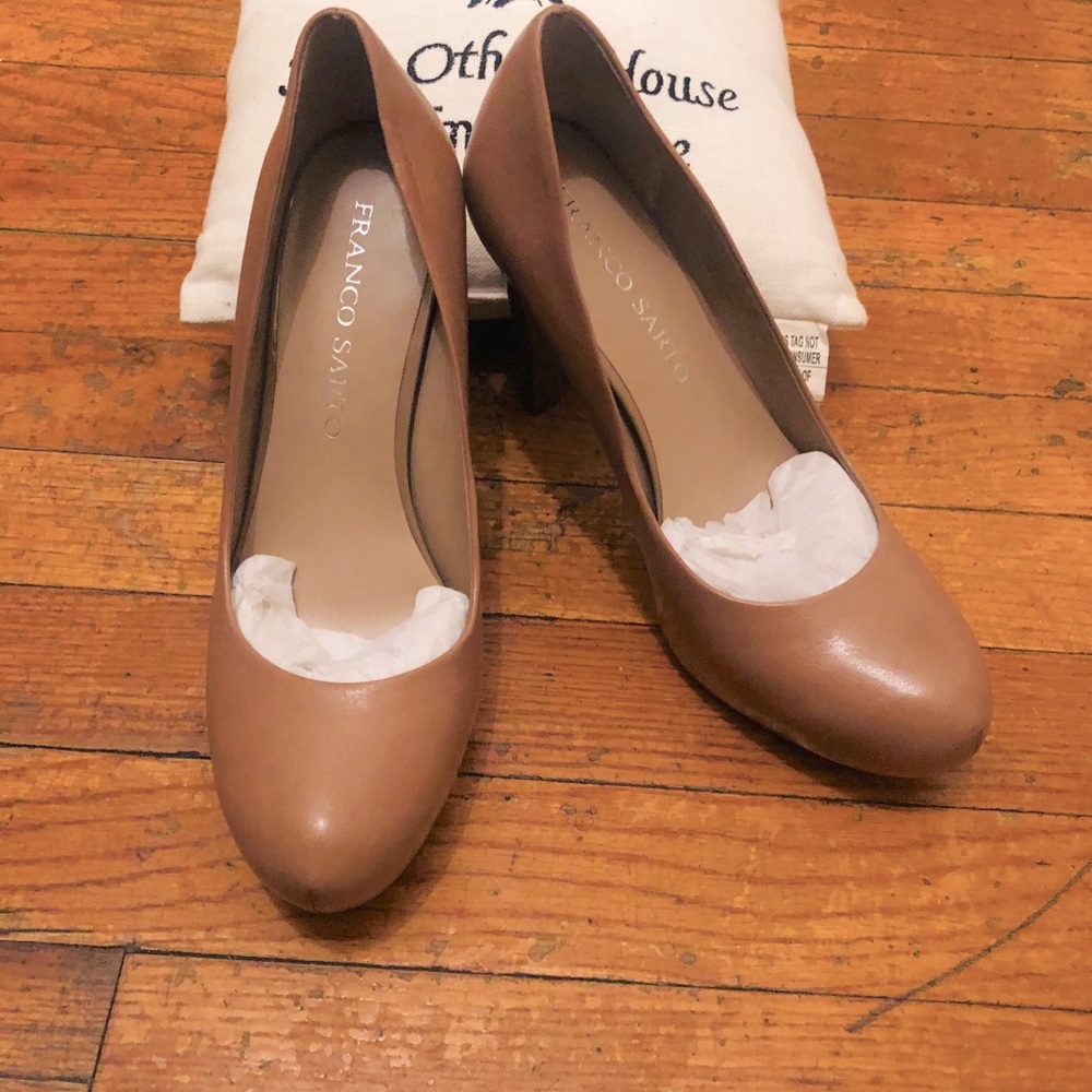 Tan/camel pumps